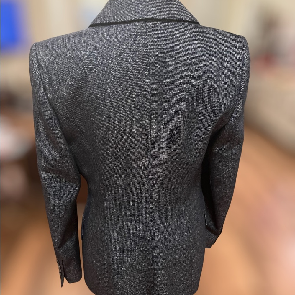 ESCADA Women Tailored Hourglass Blazer in Grey Wool - Picture 4 of 15